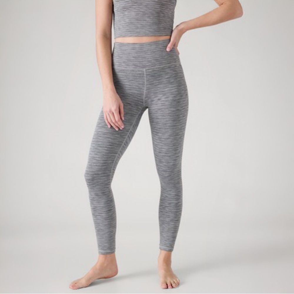 Athleta Transcend Textured 7/8 Tight in Stratus Grey | Small
